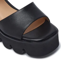 Veronne Black Leather Wavesole Sandals